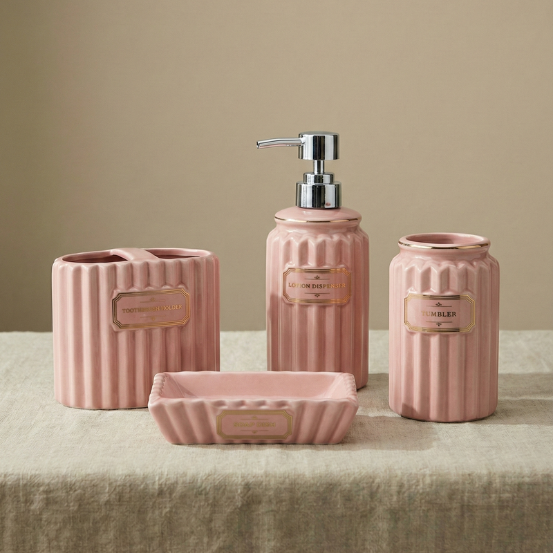 Set de Baño de Cerámica Rosa Pastel – 4 Piezas
